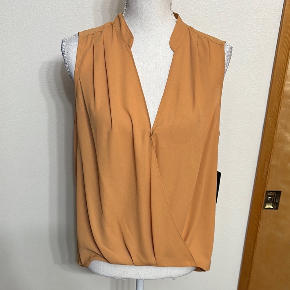NWT DKNY Flaws Sleeveless High Low Button Snap Front Size M